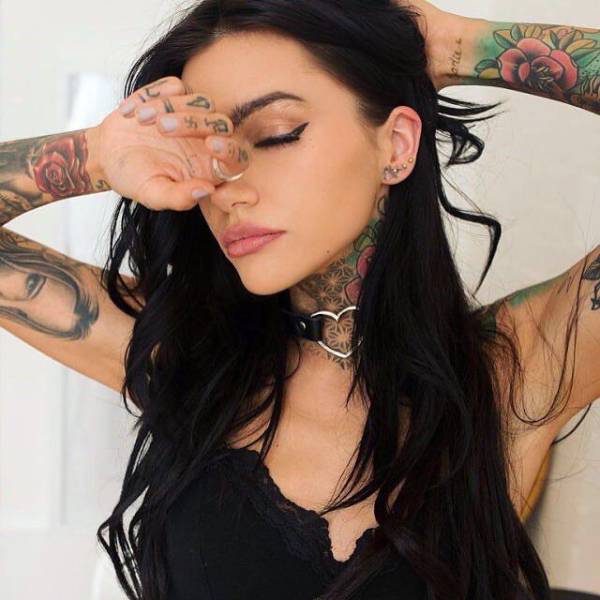 Nothing Is Sexier Than A Girl That Covers Herself In Tattoos (56 pics)