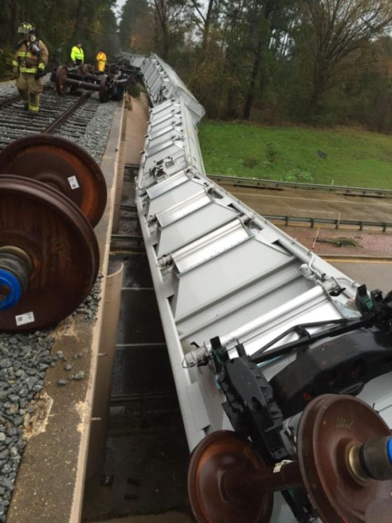 This Train Made Quite The Mess (3 pics)