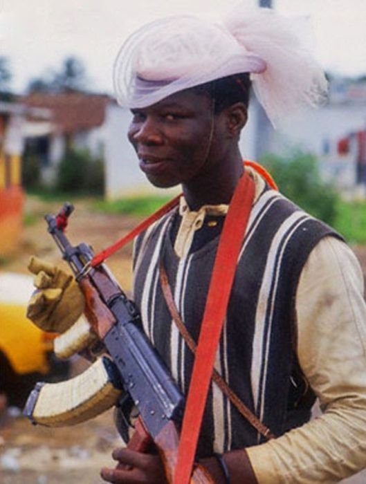 On The Ground With African Militias (16 pics)