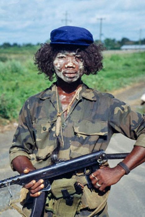 On The Ground With African Militias (16 pics)