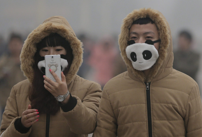 China Is Facing The Smog With Stylish Masks (22 pics)