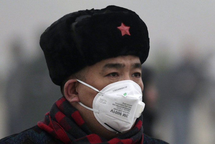 China Is Facing The Smog With Stylish Masks (22 pics)