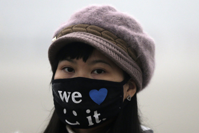 China Is Facing The Smog With Stylish Masks (22 pics)