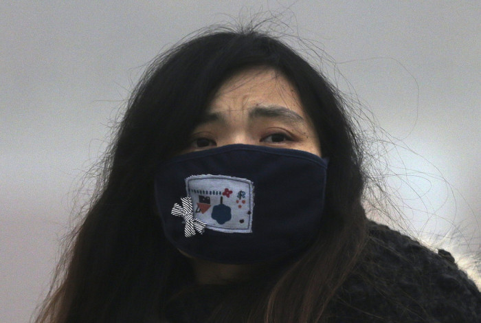 China Is Facing The Smog With Stylish Masks (22 pics)