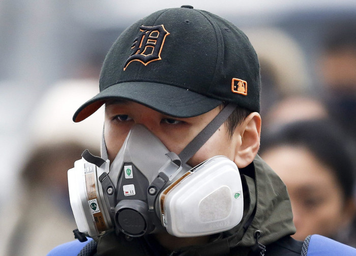 China Is Facing The Smog With Stylish Masks (22 pics)
