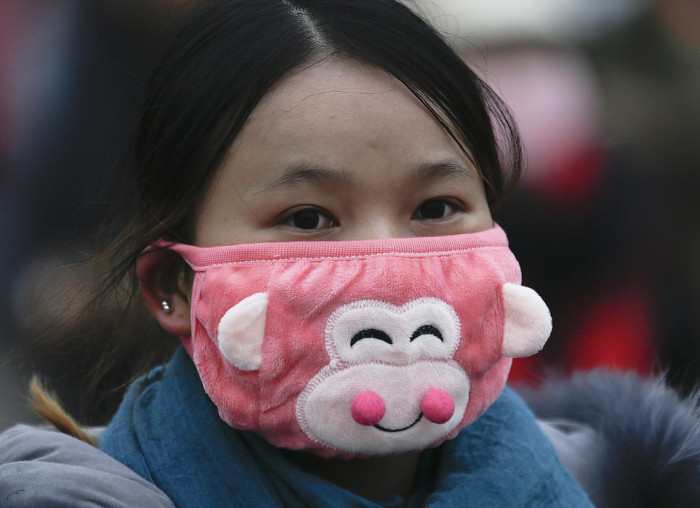 China Is Facing The Smog With Stylish Masks (22 pics)