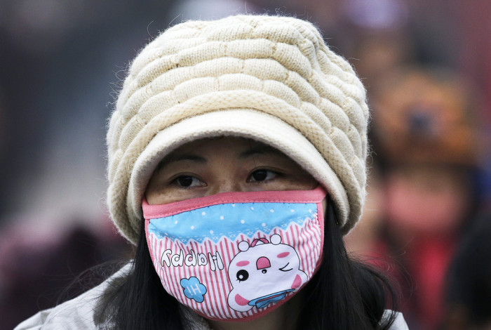 China Is Facing The Smog With Stylish Masks (22 pics)
