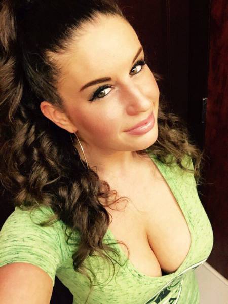 Beautiful Babes With Busty Chests Make The World A Brighter Place (56 pics)