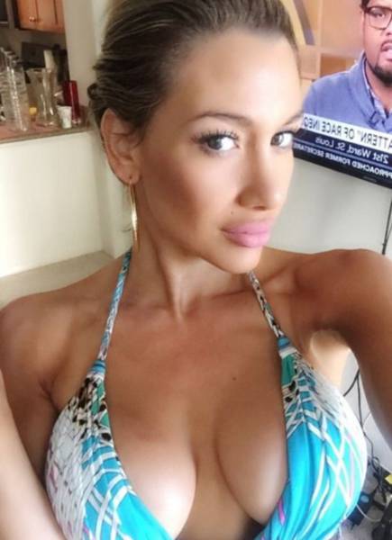 Beautiful Babes With Busty Chests Make The World A Brighter Place (56 pics)