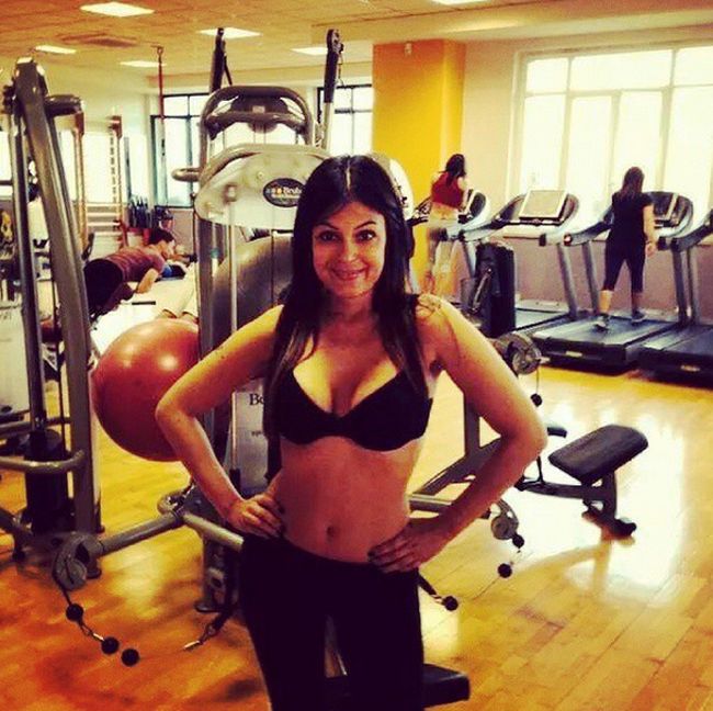 Adult Film Star Sara Tommasi Is Now Working For An Italian Football Club (14 pics)