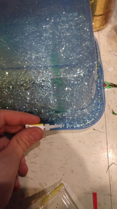 Guy Takes Holiday Gift Wrapping To The Extreme (14 pics)
