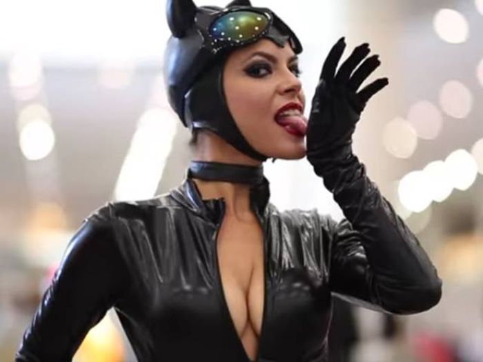 Gorgeous Ladies of Cosplay  (18 gifs)