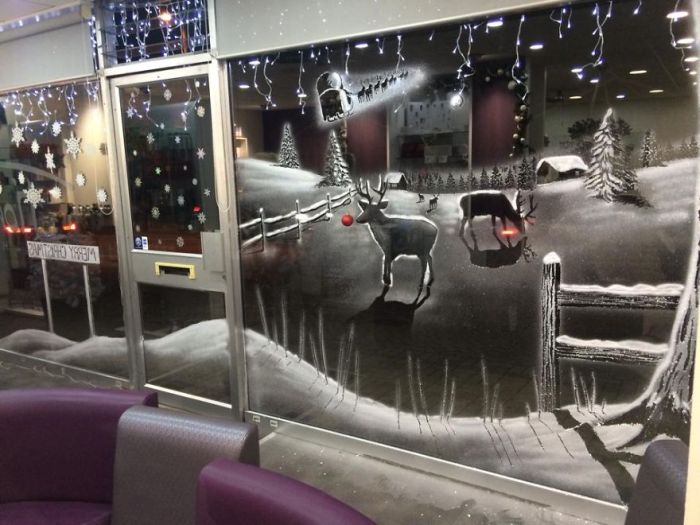 Snow Spray Can Be Used To Create Window Art Masterpieces (12 pics)