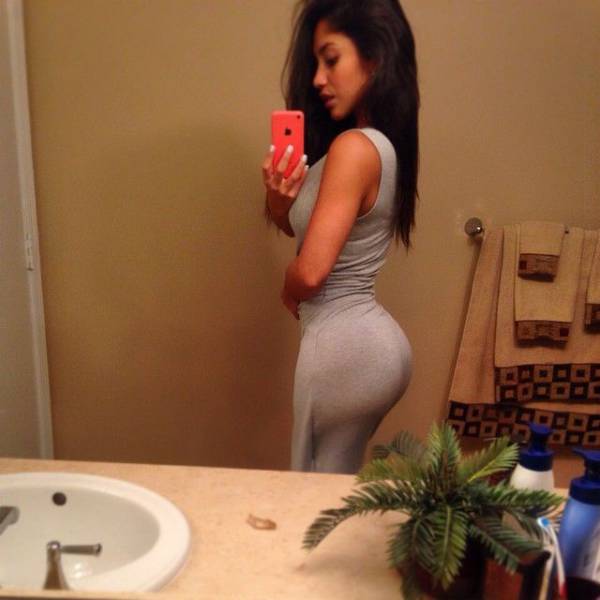 A Tight Dress Makes Almost Any Girl Instantly Hotter (51 pics)