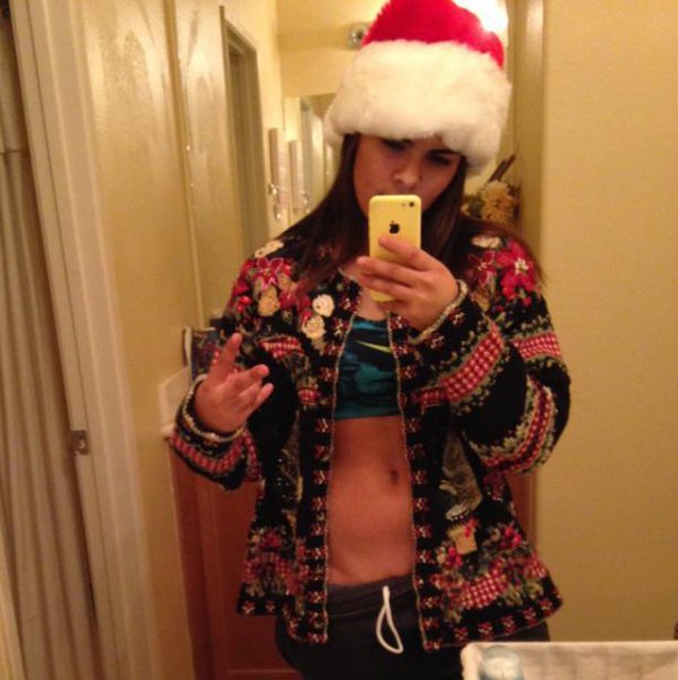 Hot Girls That Know How To Make Ugly Christmas Sweaters Look Sexy (24 pics)