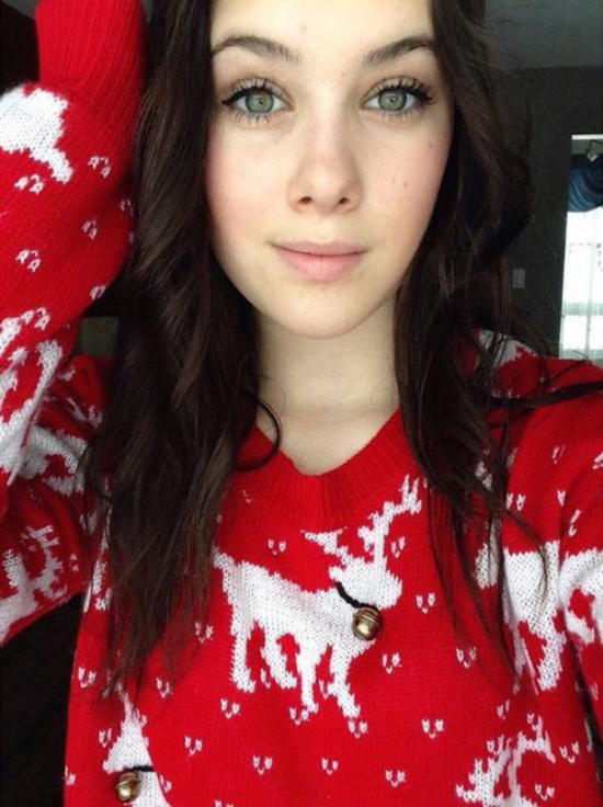 Hot Girls That Know How To Make Ugly Christmas Sweaters Look Sexy (24 pics)