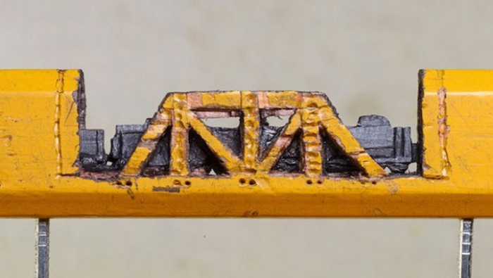 An Artist Made A Stunning Sculpture Of A Train Out Of A Pencil (5 pics)