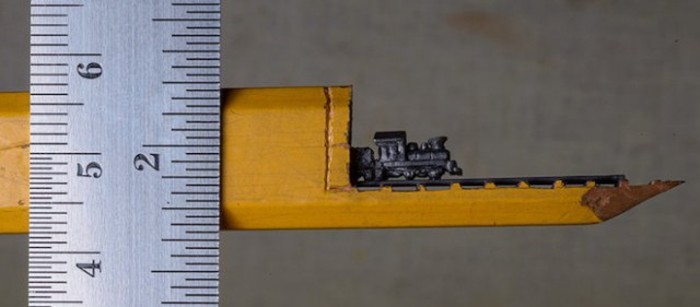An Artist Made A Stunning Sculpture Of A Train Out Of A Pencil (5 pics)