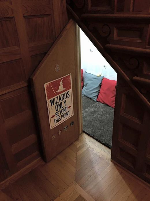 Mom Transforms Room Under The Stairs Into A Harry Potter Hideaway (5 pics)