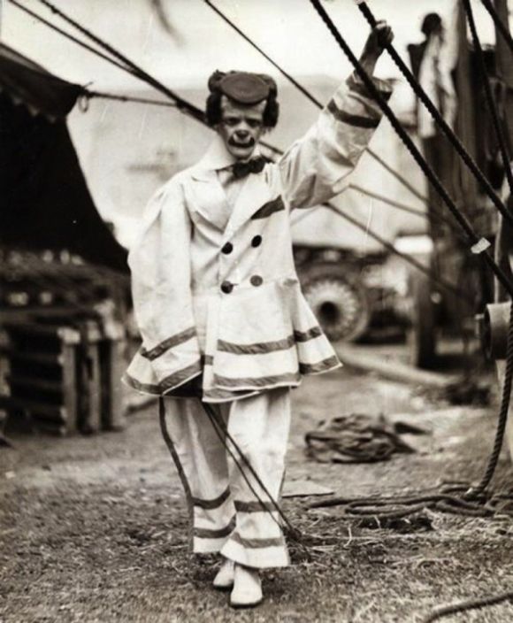 These Old Creepy Circus Photos Are No Laughing Matter (20 pics)