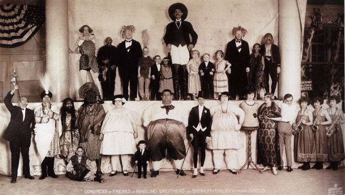 These Old Creepy Circus Photos Are No Laughing Matter (20 pics)