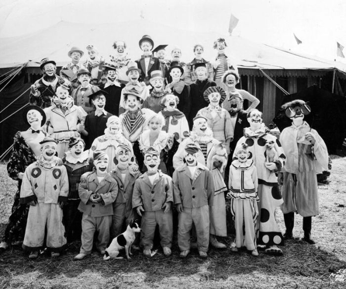 These Old Creepy Circus Photos Are No Laughing Matter (20 pics)