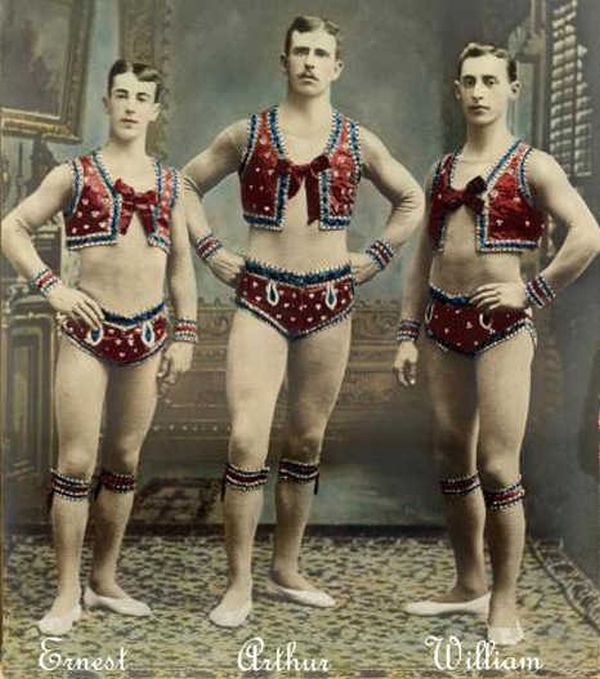 These Old Creepy Circus Photos Are No Laughing Matter (20 pics)