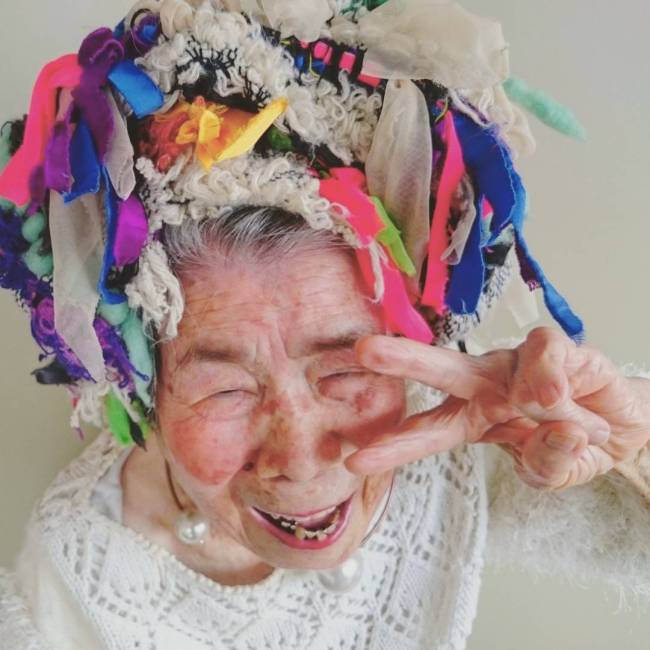 93 Year Old Grandmother Dresses Up In Her Granddaughter’s Clothes (11 pics)