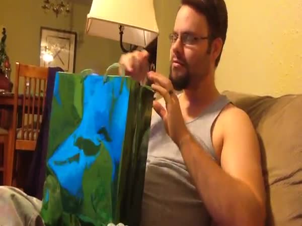 Deaf Husband Finds Out Wife Is Pregnant