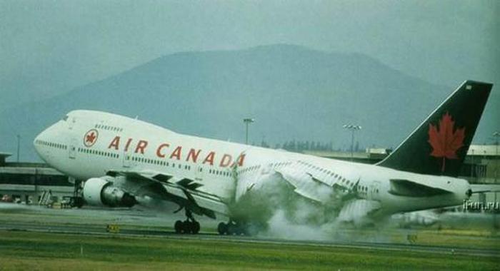 Aircraft Accidents Can Come Out Of Nowhere (65 pics)