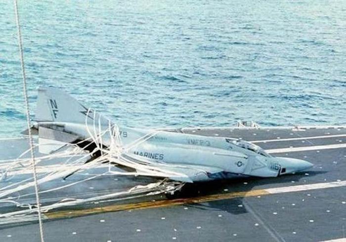 Aircraft Accidents Can Come Out Of Nowhere (65 pics)