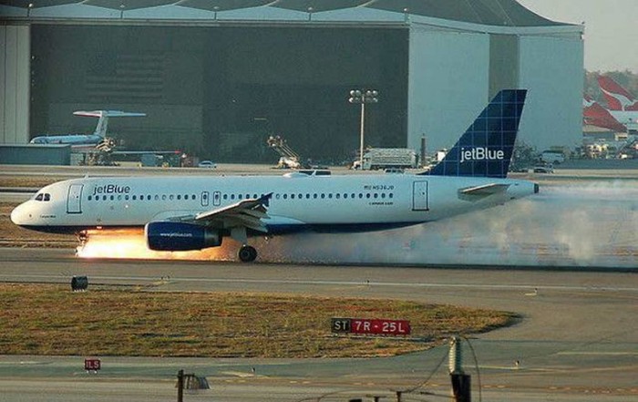 Aircraft Accidents Can Come Out Of Nowhere (65 pics)