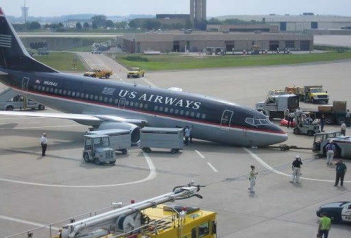 Aircraft Accidents Can Come Out Of Nowhere (65 pics)