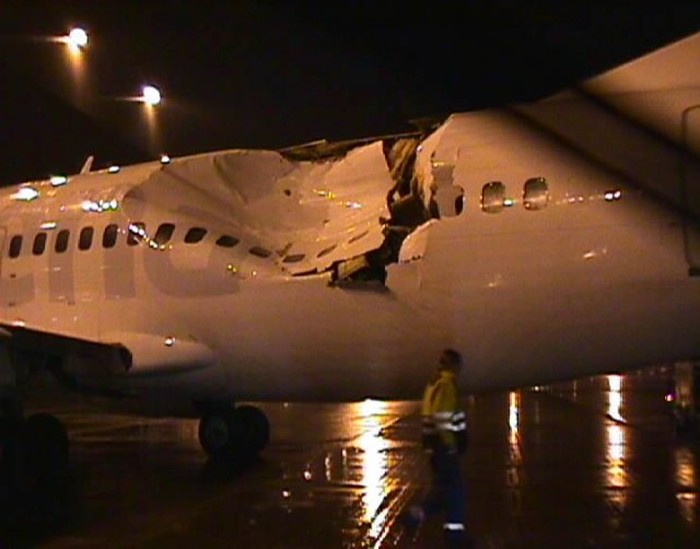 Aircraft Accidents Can Come Out Of Nowhere (65 pics)