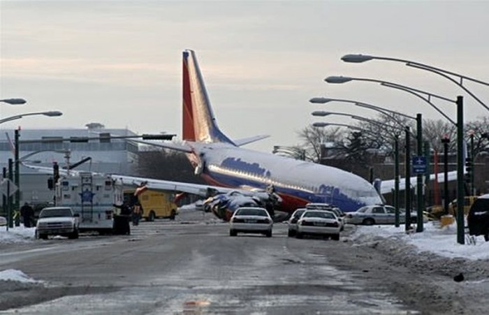 Aircraft Accidents Can Come Out Of Nowhere (65 pics)