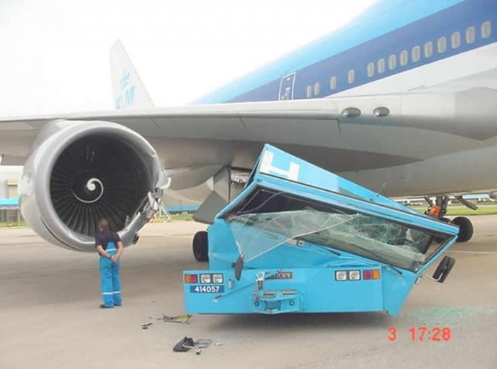 Aircraft Accidents Can Come Out Of Nowhere (65 pics)