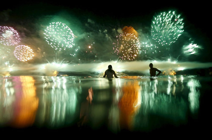 The 2015 New Year’s Eve Celebrations On Copacabana Beach In Brazil (10 pics)