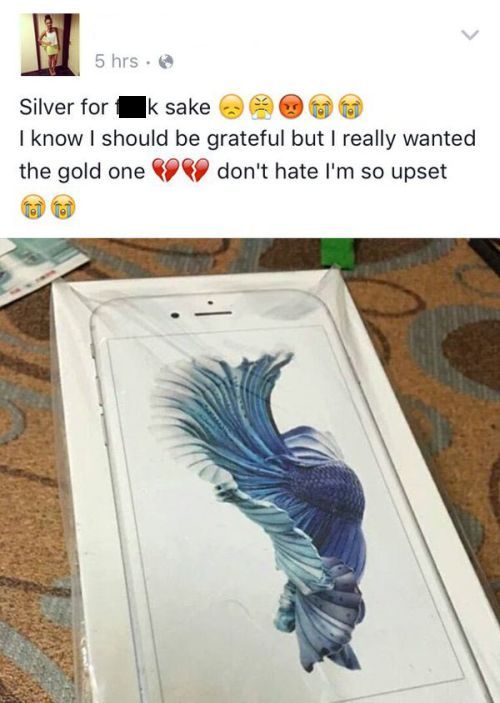 Girl Gets Served A Dose Of Christmas Karma For Being Unappreciative (6 pics)