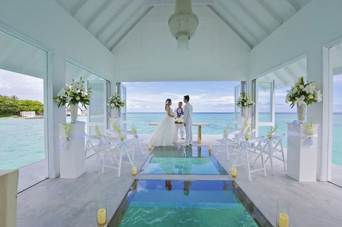 This House Is Absolutely Perfect For A Small Wedding (5 pics)