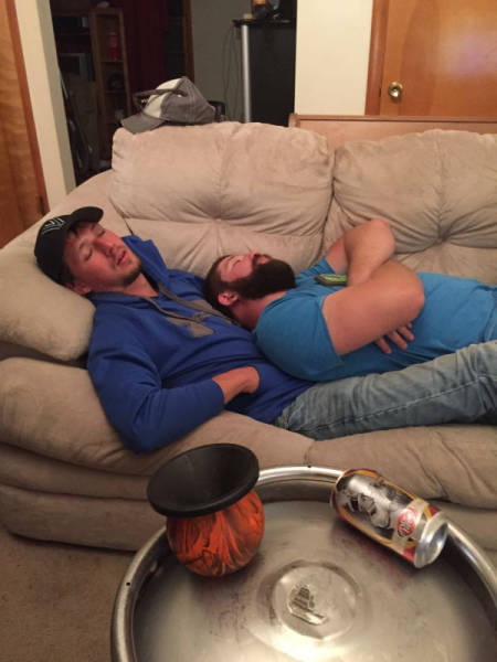 You Know The Party Is Getting Out Of Hand When It Starts To Look Like This (63 pics)