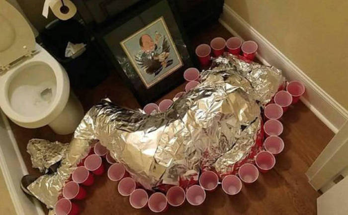 You Know The Party Is Getting Out Of Hand When It Starts To Look Like This (63 pics)