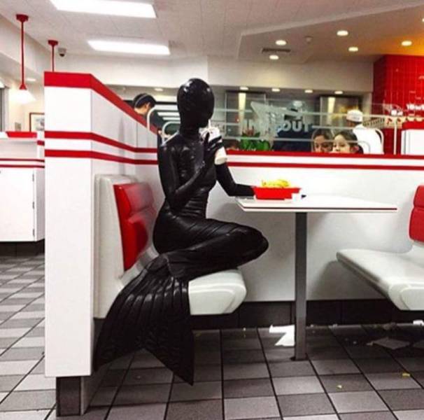 The Only Way To React To These Pictures Is To Say WTF?! (44 pics)
