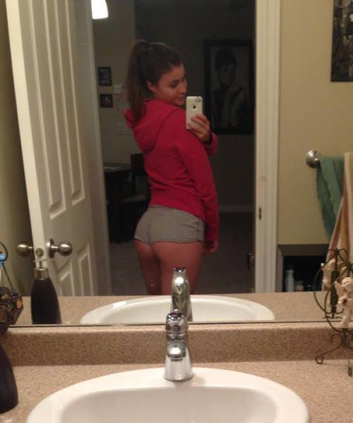 You Can't Go Wrong With These Bootylicious Babes And Their Gorgeous Butts (74 pics)
