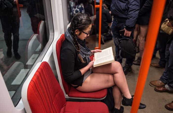 Travelers Strip Down To Their Underwear For No Pants Subway Ride Day (24 pics)