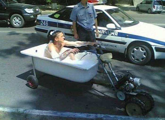 Even The Most Boring Commutes Have Their Awkward Moments (42 pics)