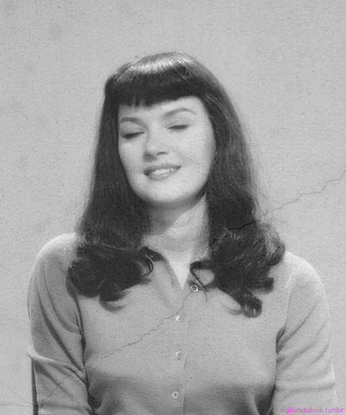 These Gorgeous Gifs Will Remind You Why Bettie Paige Was So Lovable (15 gifs)