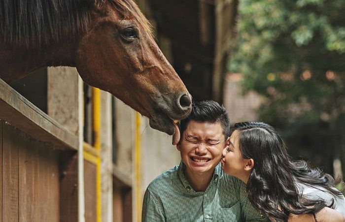 Funny Couples That Took Their Wedding Photos To The Next Level (20 pics)