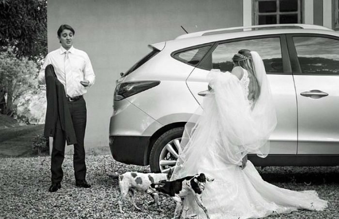 Funny Couples That Took Their Wedding Photos To The Next Level (20 pics)