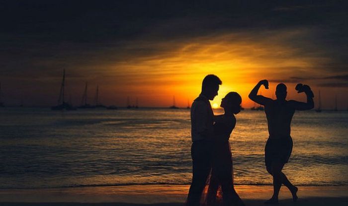 Funny Couples That Took Their Wedding Photos To The Next Level (20 pics)