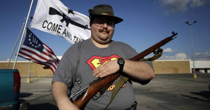 People In Texas Don't Leave The House Without A Gun (9 pics)